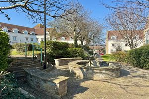 Communal Gardens - click for photo gallery